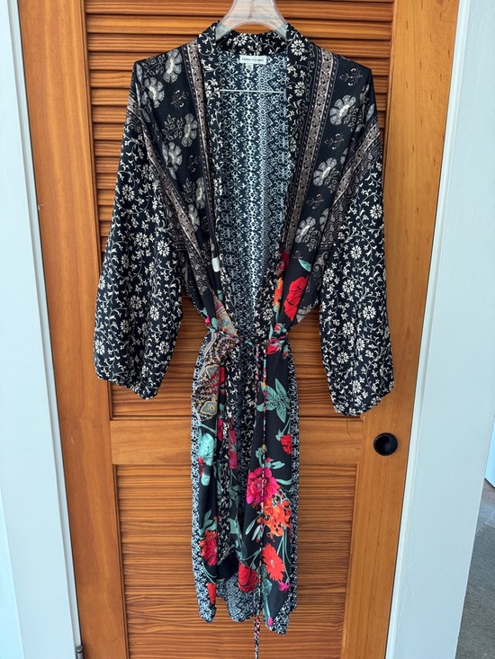 Karma Highway Other - KARMA HIGHWAY Stunning Black Floral Kimono Robe with Red & Teal Blooms